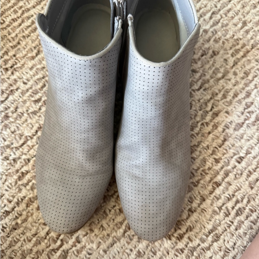 Women's Perforated Gray Ankle Boots St. John’s Bay Loyola